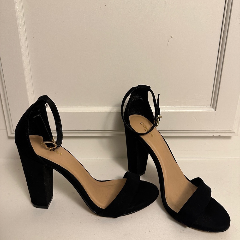 Express Buckle Block Chunky Opened Toe Strap Heels - Picture 2 of 5